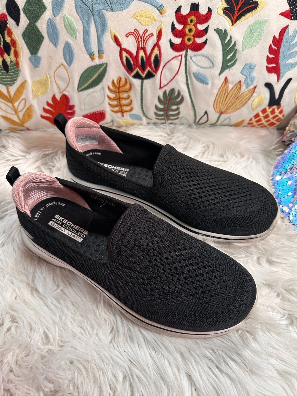 Skechers • Go Walk 7 Lightweight Slip On Sneakers - Picture 1 of 12